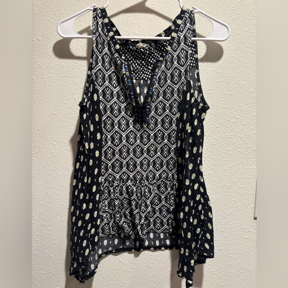 Chic Geometric Sleeveless Blouse